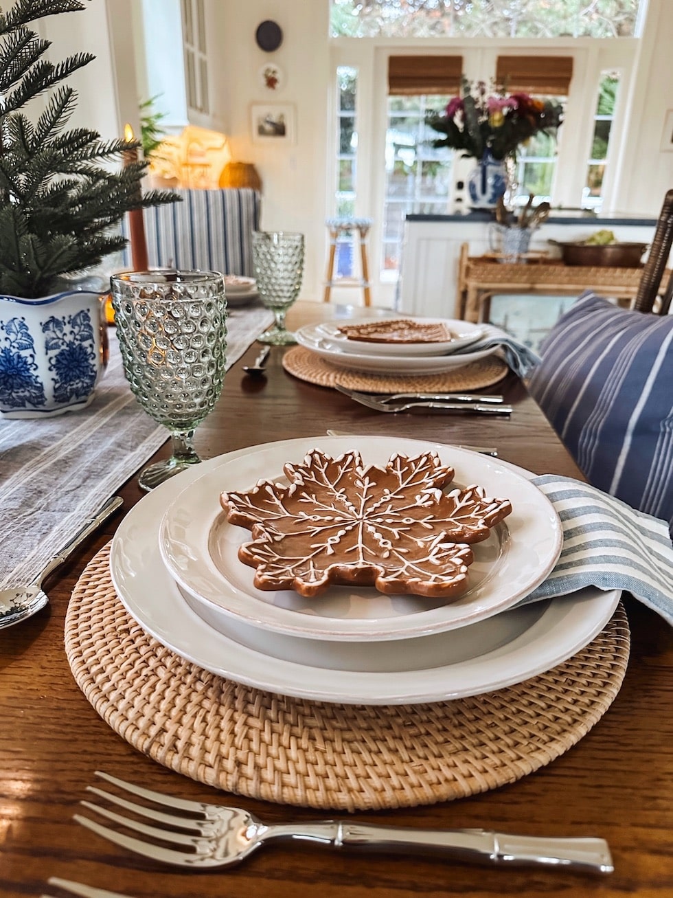 A Simple Christmas and Winter Table in Our Dining Nook
