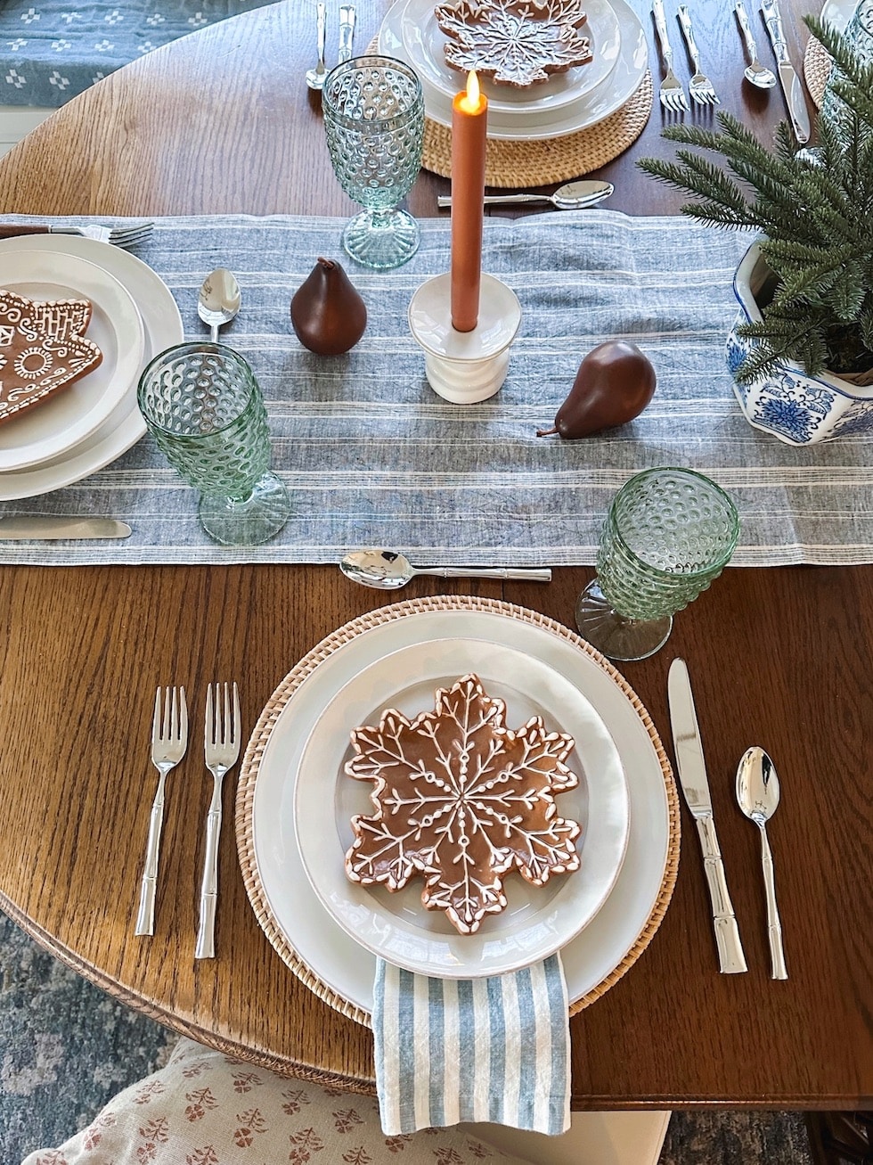 A Simple Christmas and Winter Table in Our Dining Nook