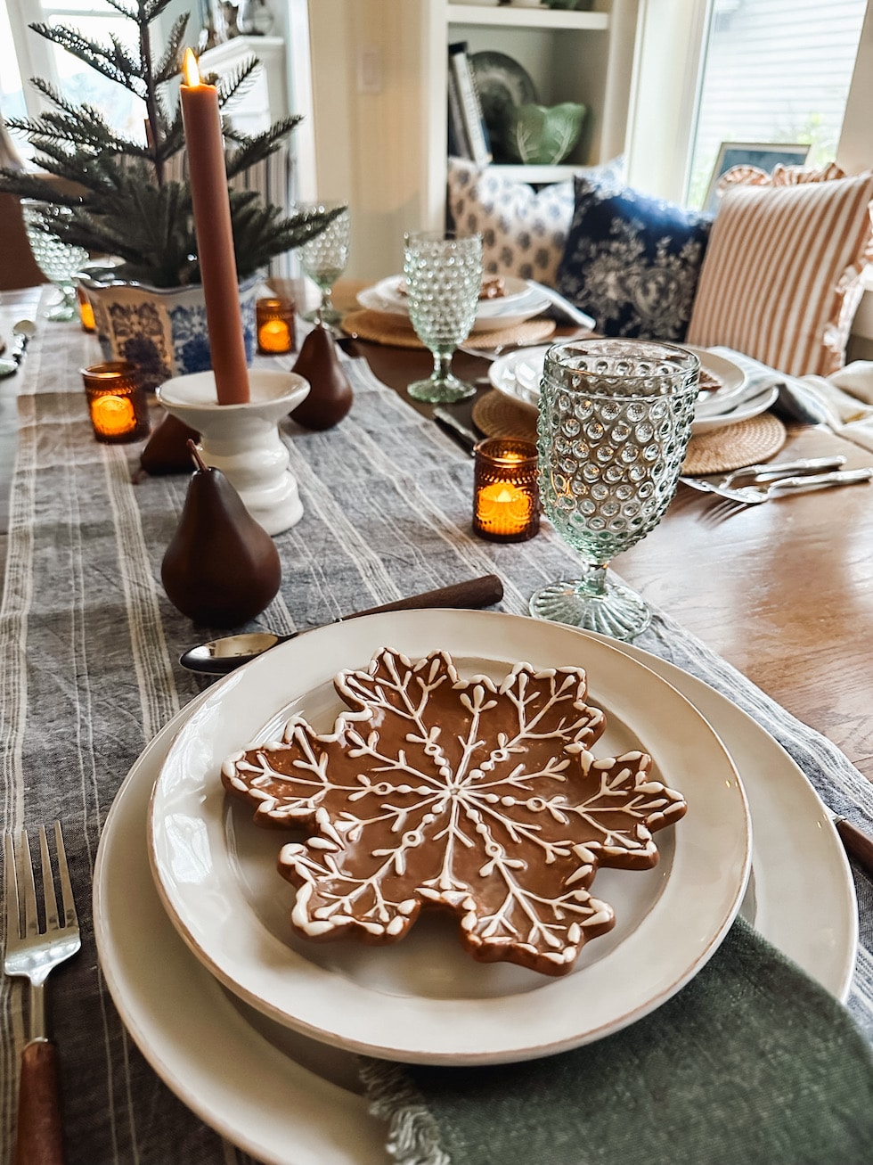 A Simple Christmas and Winter Table in Our Dining Nook