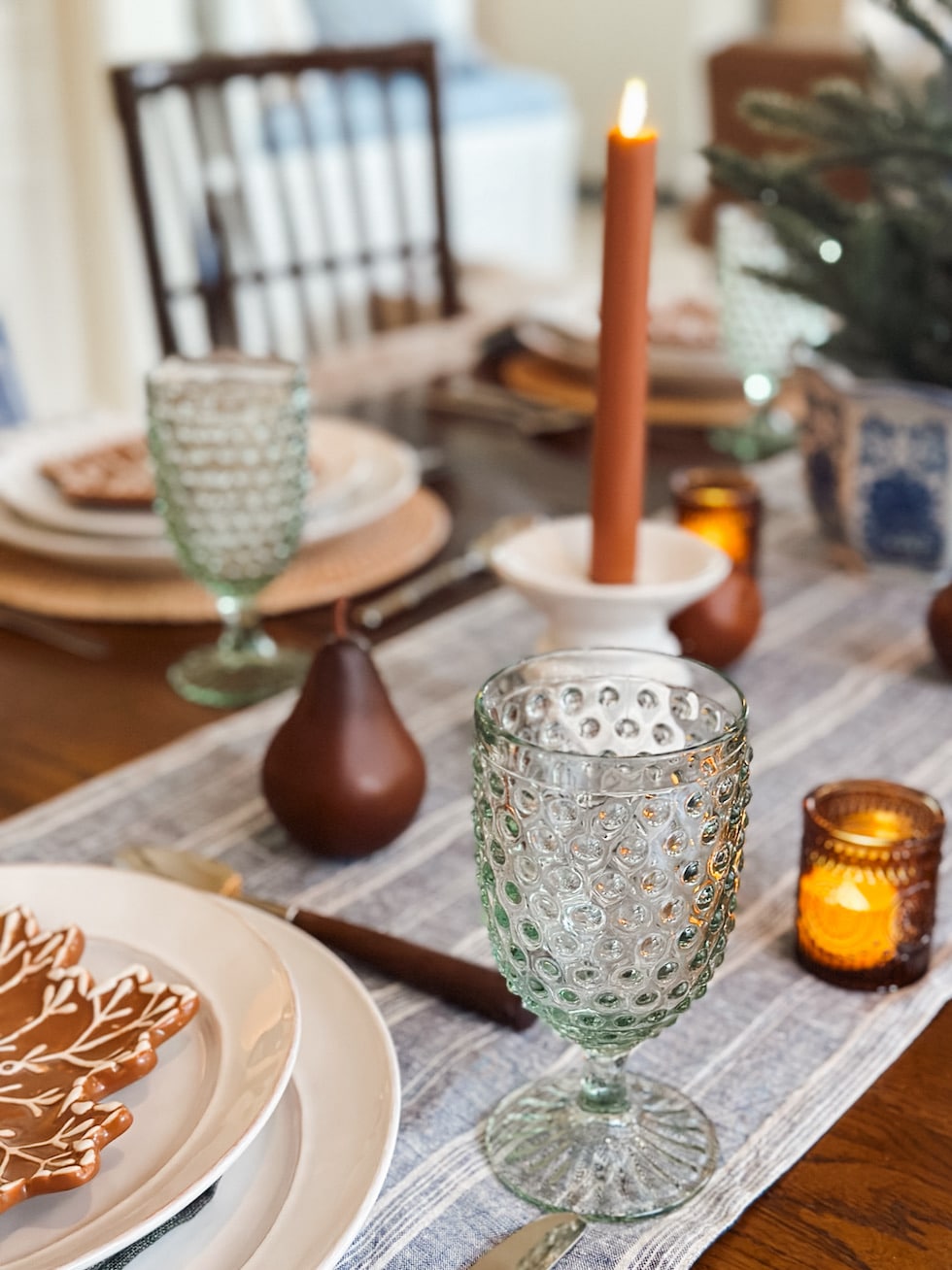 A Simple Christmas and Winter Table in Our Dining Nook