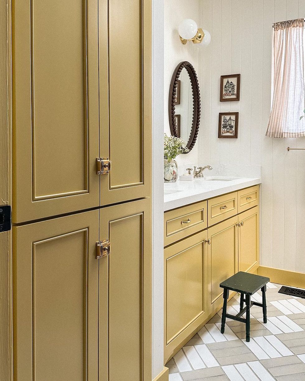 Bathroom Design Inspiration: 5 Pretty Bathrooms (Sunday Strolls & Scrolls)