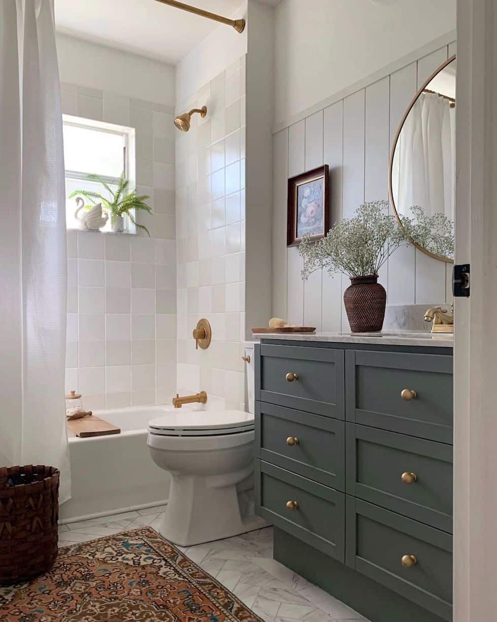 Bathroom Design Inspiration: 5 Pretty Bathrooms (Sunday Strolls & Scrolls)