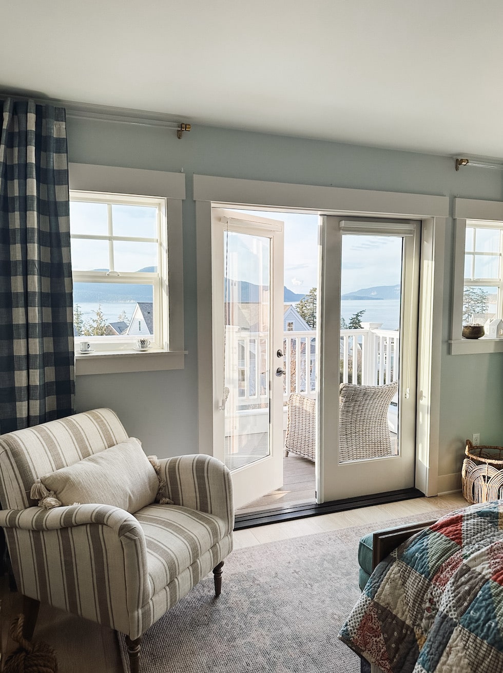 Spring Bedroom: Coastal Grandma Style