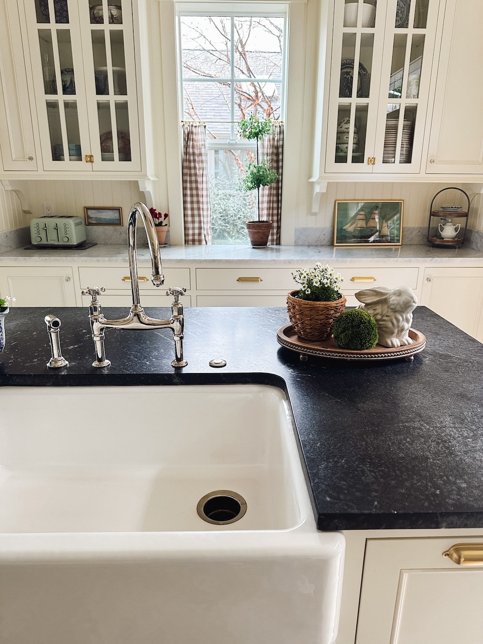 5 Simple Spring Decorating Ideas for the Kitchen