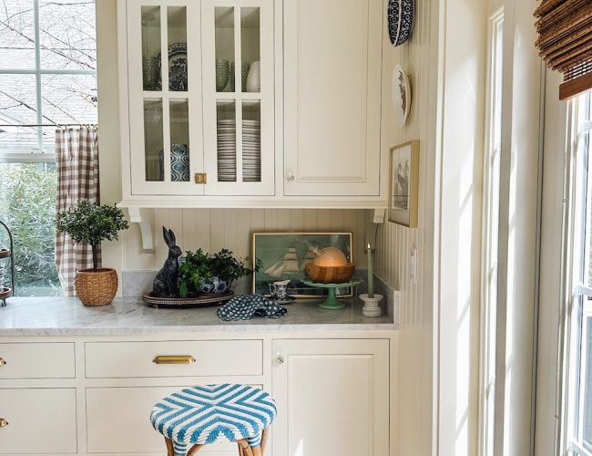 How to Create Your Own Signature Seasonal Scents with Essential Oils