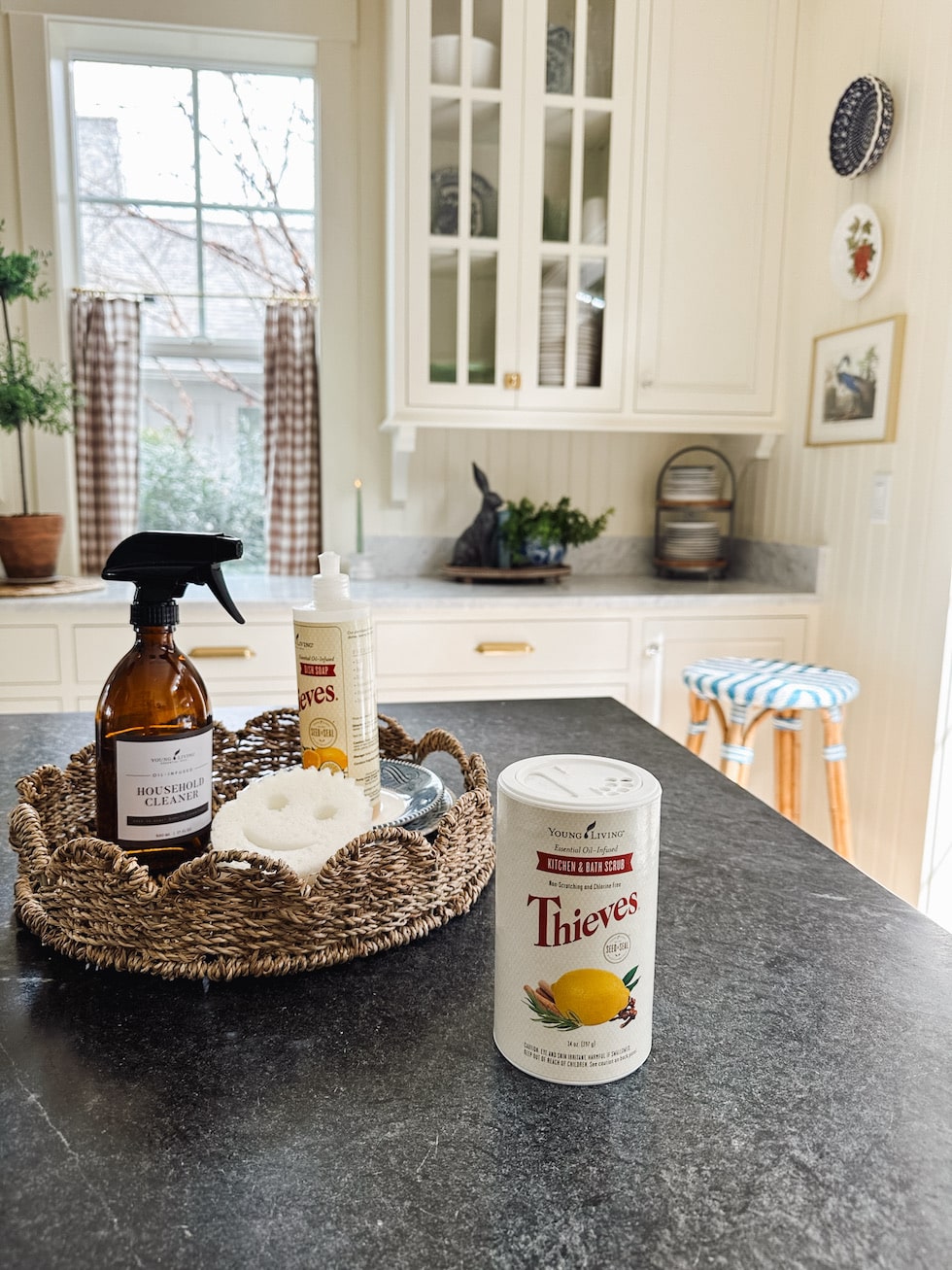 Spring Cleaning Tips, Hacks and DIY Recipes!